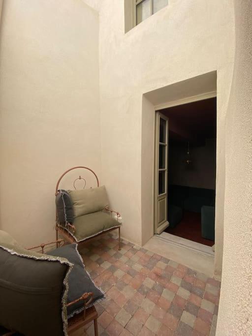 La Loge Familiale: 110M2, Place Rose Goudard, Ac L'Isle-sur-la-Sorgue Luaran gambar